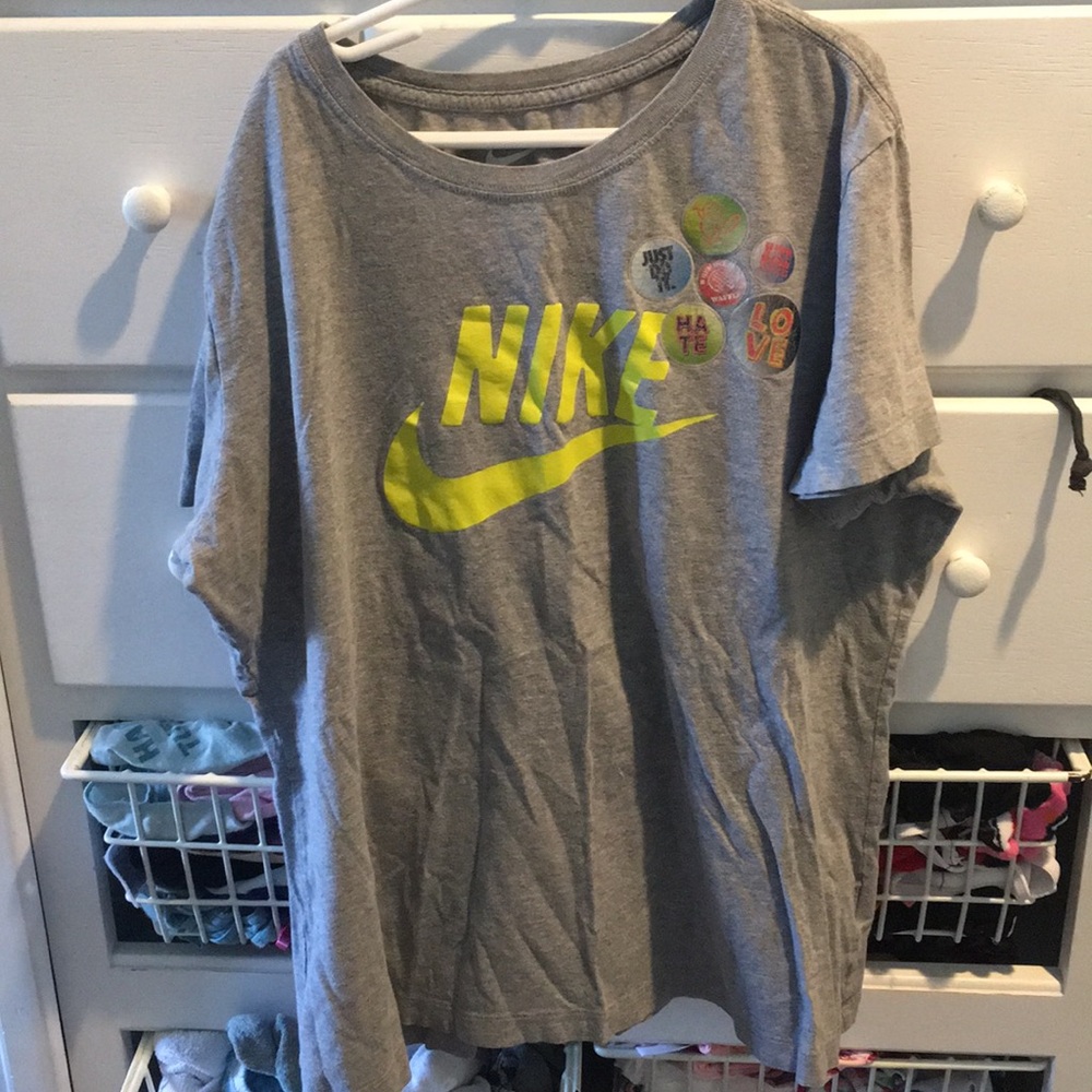 Nike top